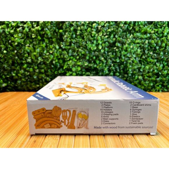 Hydraulic Robotic Arm Model Kit - Build-It-Yourself STEM Activity - Pathfinders - Picture 2 of 10